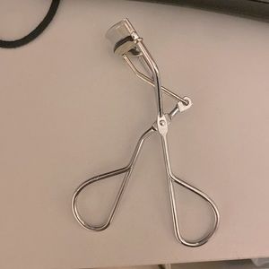 eyelash curler